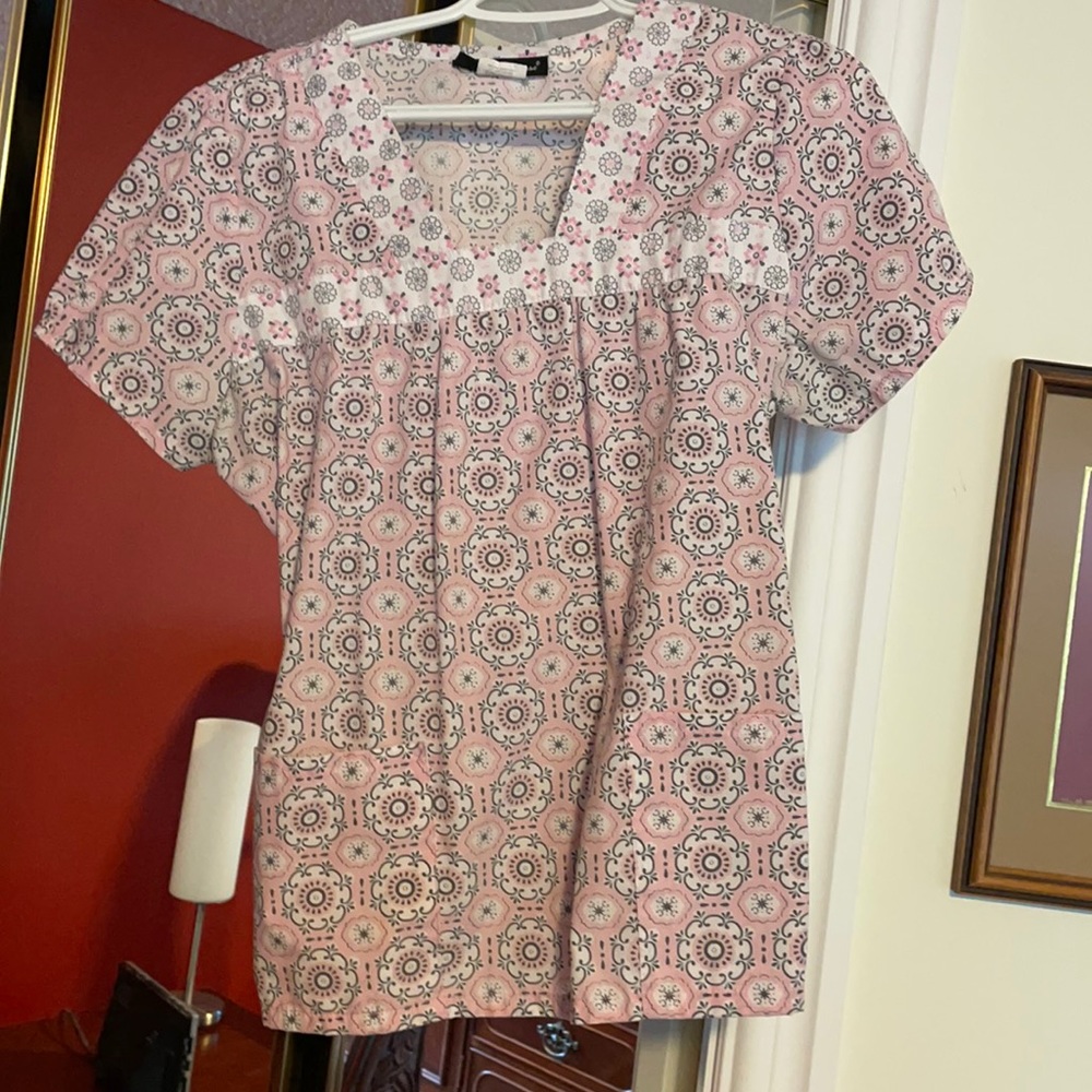 Woman’s Scrub top
